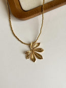 Colar Folha de Mandioca