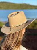 Bandinha de Chapéu- cordão torcido marrom